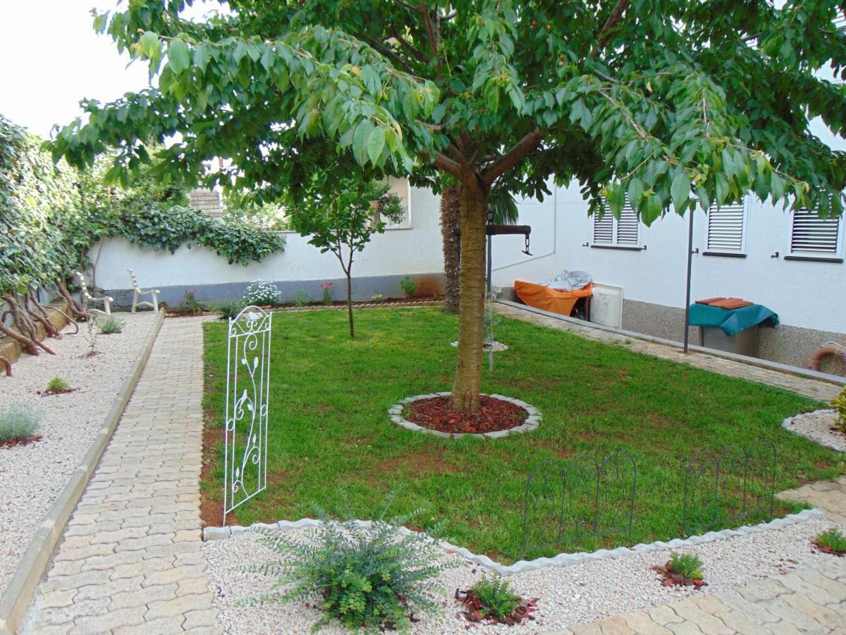 Apartments Marija Malinska Exterior foto